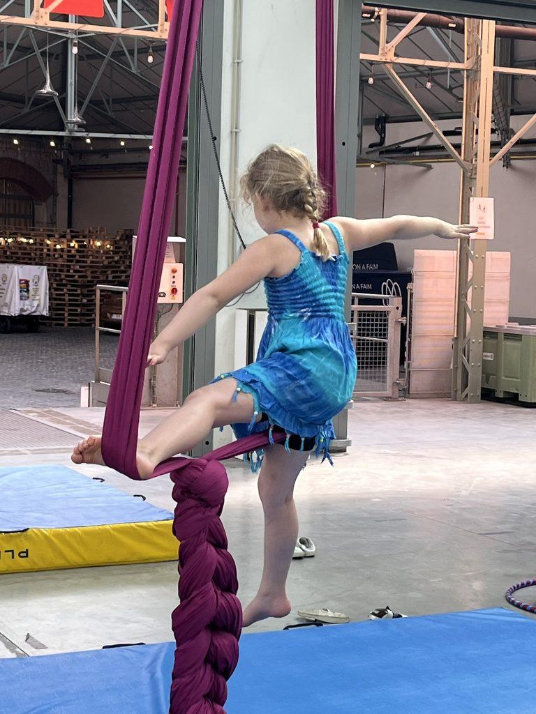 Atelier tissu aérien à ÉCCIVOL