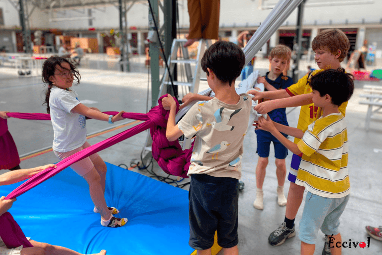 Pourquoi nos stages font grandir les enfants bien au-delà du cirque ? Pourquoi nos stages font grandir les enfants bien au-delà du cirque ?